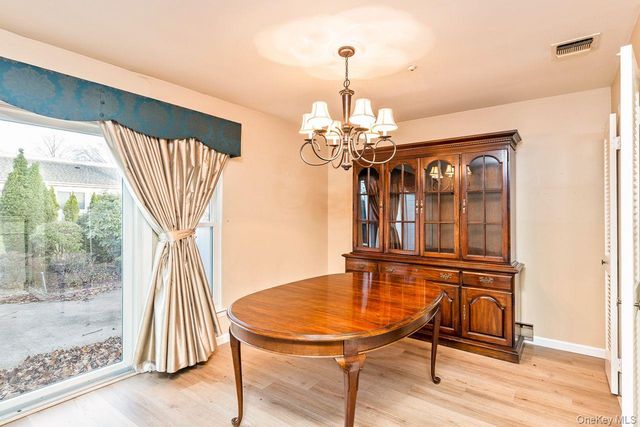 705 Cabot Court W, Saint James, NY 11780