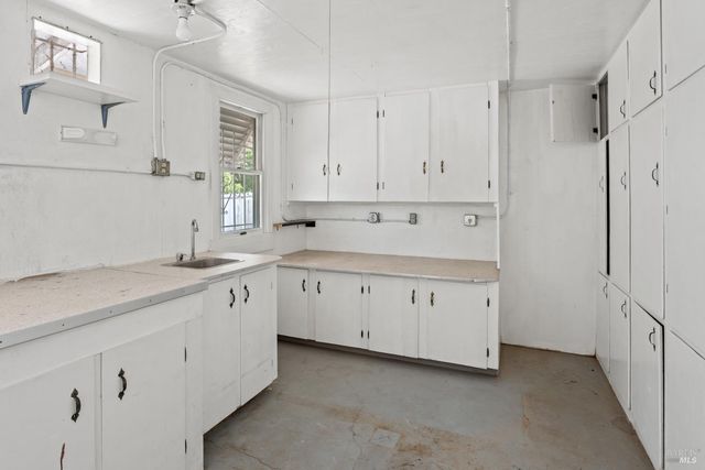 850 Mendocino Dr, Ukiah, CA 95482