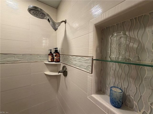 1042 Lands End WAY, Virginia Beach, VA 23451