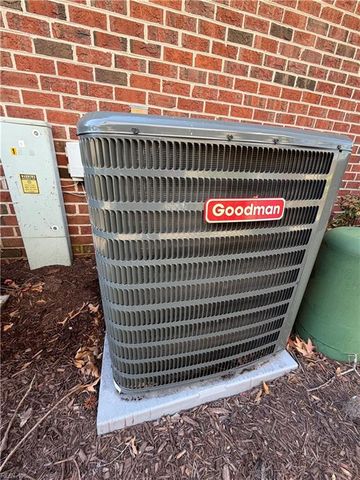 1042 Lands End WAY, Virginia Beach, VA 23451