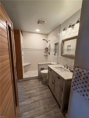 1042 Lands End WAY, Virginia Beach, VA 23451