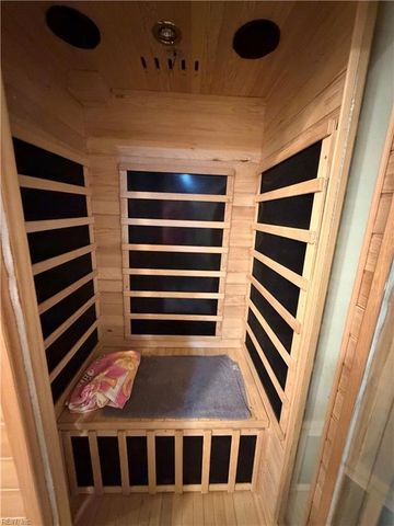 1042 Lands End WAY, Virginia Beach, VA 23451