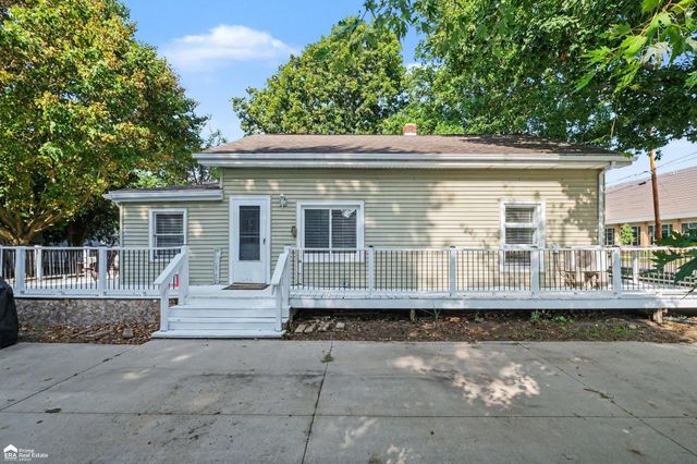 704 E North Street, Owosso, MI 48867