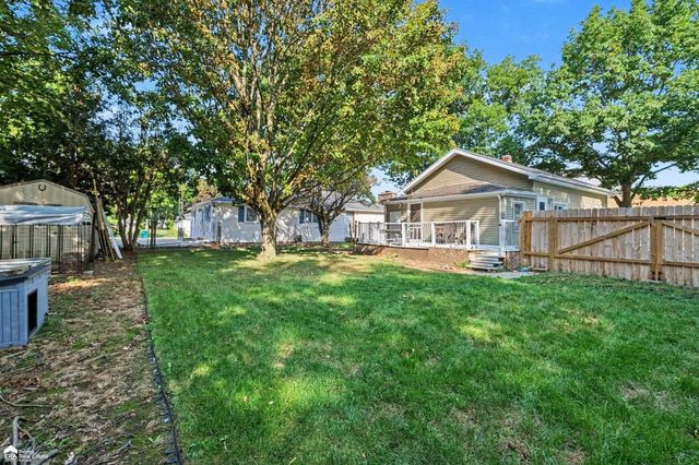 704 E North Street, Owosso, MI 48867