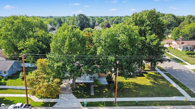 704 E North Street, Owosso, MI 48867