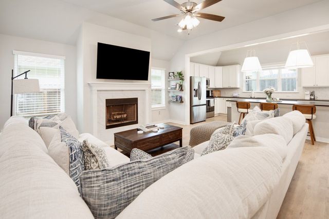 1923 Pinemont View Drive, Bryan, TX 77807