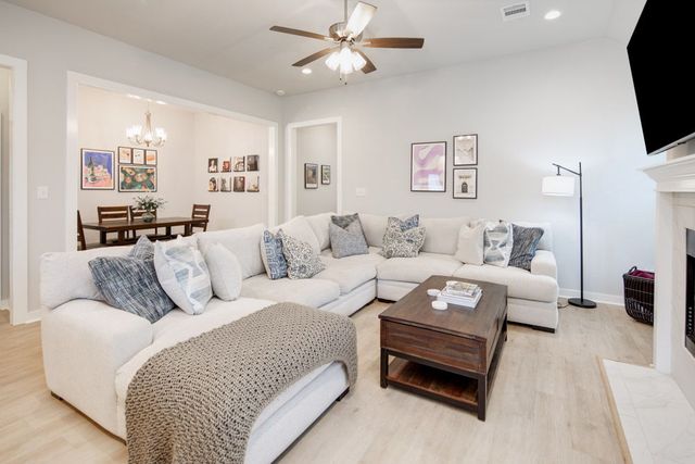 1923 Pinemont View Drive, Bryan, TX 77807