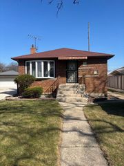 7104 W 51st Place, Chicago, IL 60638