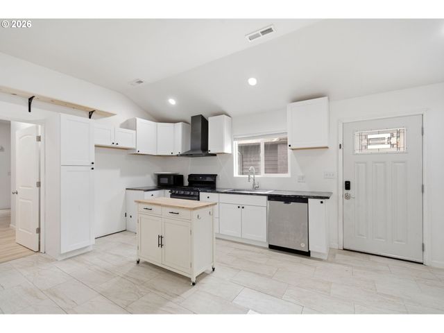 14770 Sw HART Rd, Beaverton, OR 97007