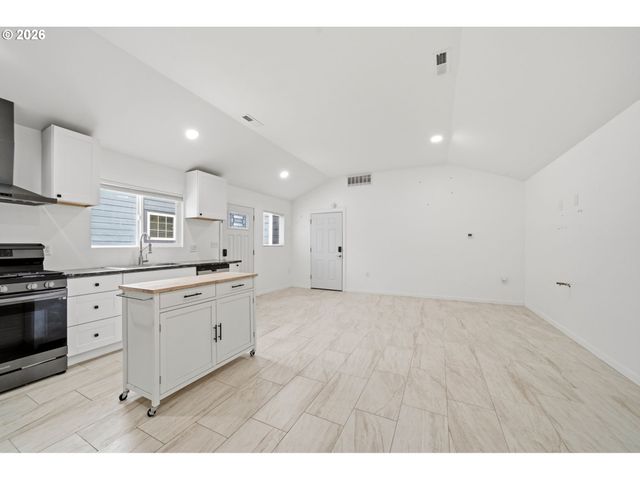 14770 Sw HART Rd, Beaverton, OR 97007