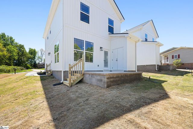 207 Wildwood Drive, Greer, SC 29651