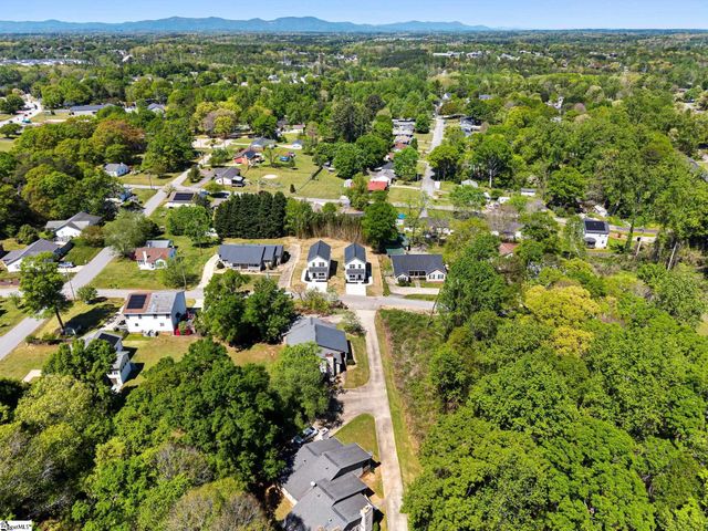 207 Wildwood Drive, Greer, SC 29651