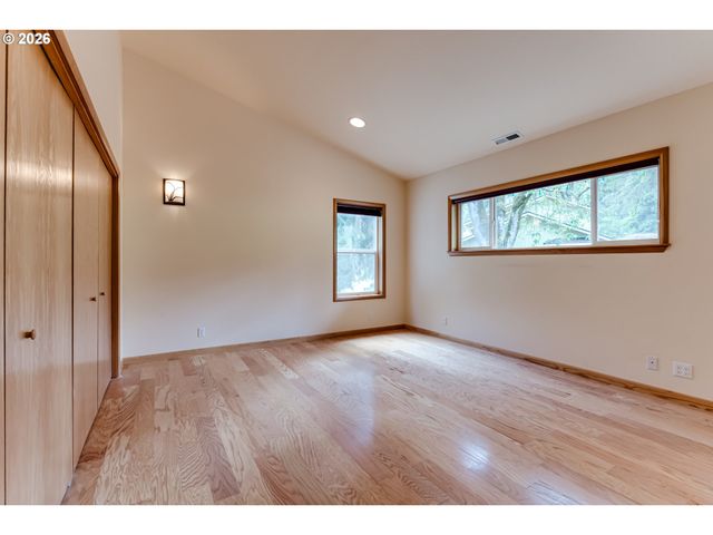 2890 CHAMBERS St, Eugene, OR 97405