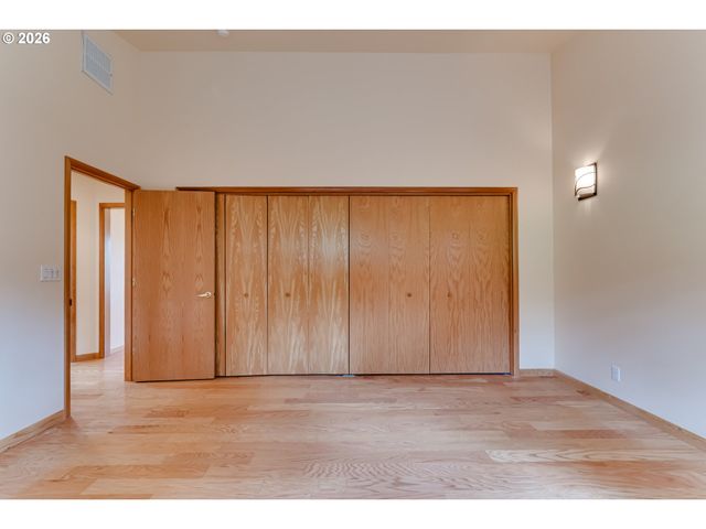 2890 CHAMBERS St, Eugene, OR 97405