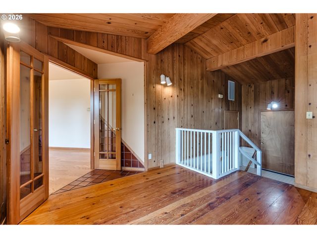 2890 CHAMBERS St, Eugene, OR 97405