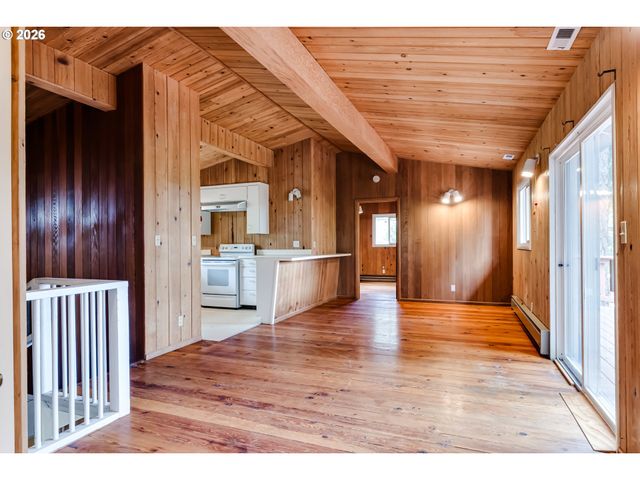 2890 CHAMBERS St, Eugene, OR 97405