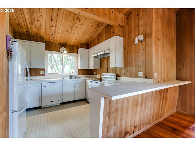 2890 CHAMBERS St, Eugene, OR 97405