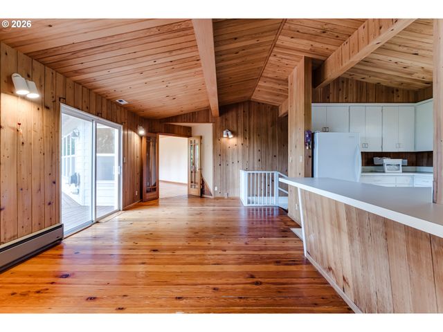 2890 CHAMBERS St, Eugene, OR 97405