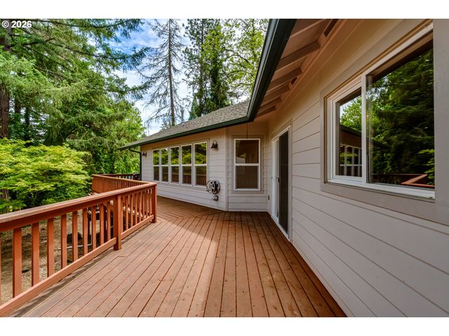 2890 CHAMBERS St, Eugene, OR 97405