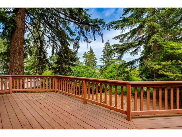 2890 CHAMBERS St, Eugene, OR 97405