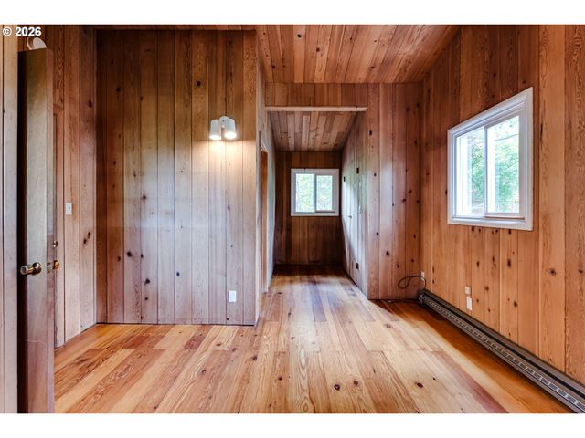 2890 CHAMBERS St, Eugene, OR 97405