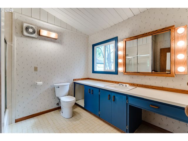2890 CHAMBERS St, Eugene, OR 97405