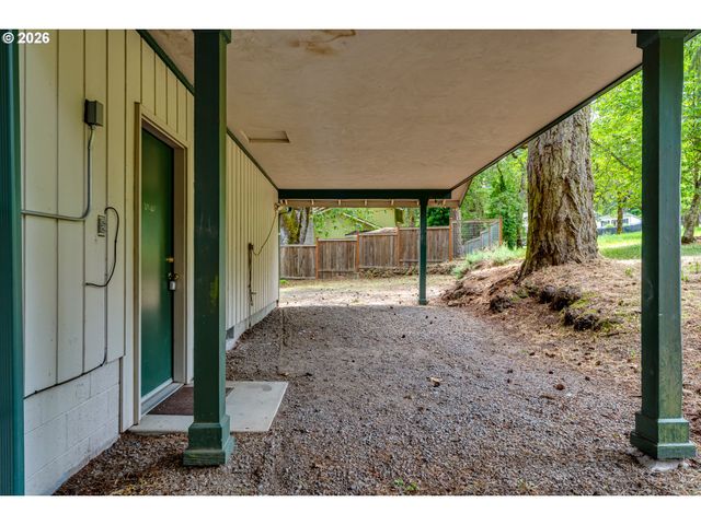 2890 CHAMBERS St, Eugene, OR 97405
