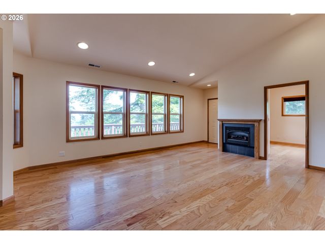 2890 CHAMBERS St, Eugene, OR 97405