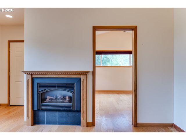 2890 CHAMBERS St, Eugene, OR 97405