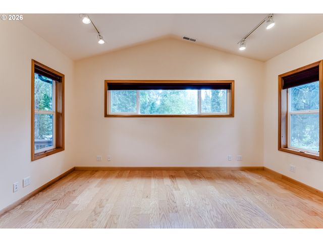 2890 CHAMBERS St, Eugene, OR 97405