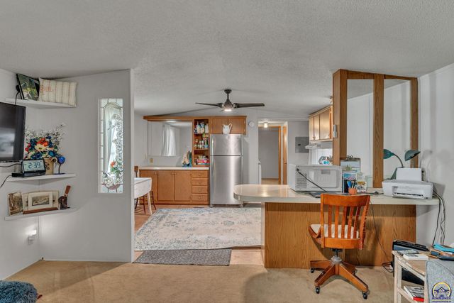 213 SE 47th ST, Topeka, KS 66609