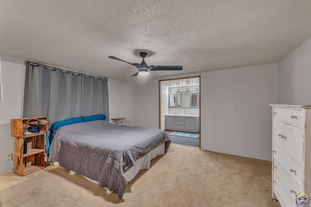 213 SE 47th ST, Topeka, KS 66609