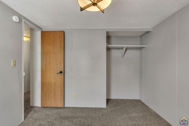 213 SE 47th ST, Topeka, KS 66609