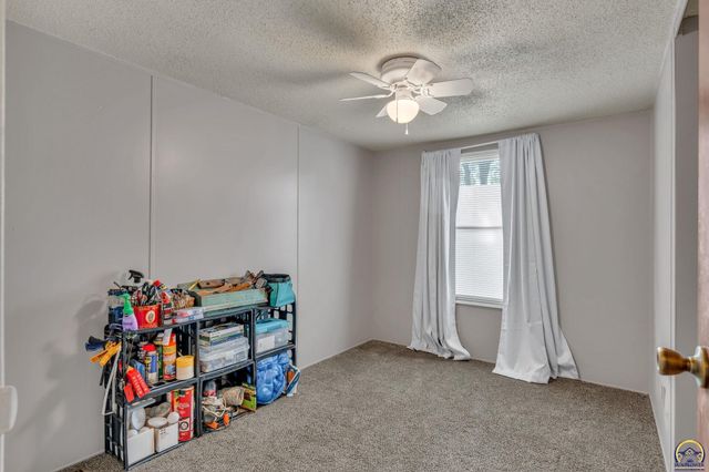 213 SE 47th ST, Topeka, KS 66609