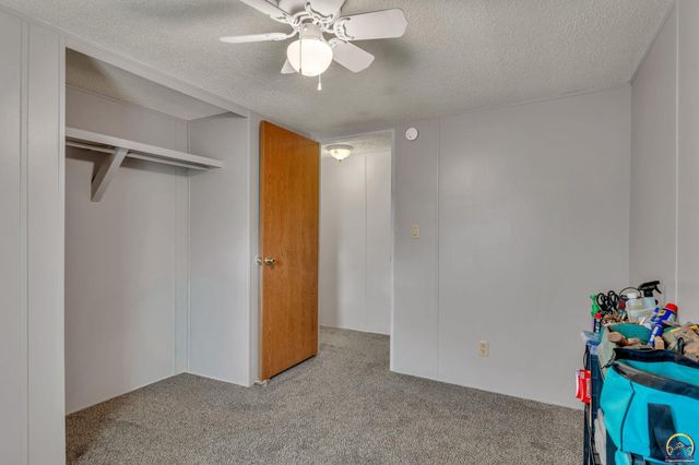 213 SE 47th ST, Topeka, KS 66609