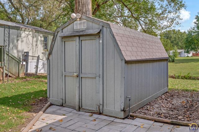 213 SE 47th ST, Topeka, KS 66609