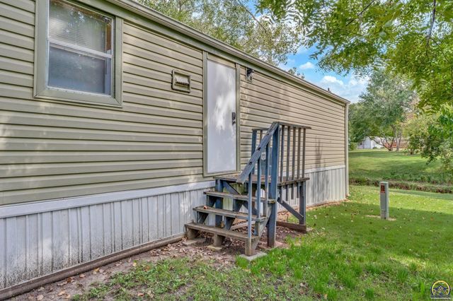 213 SE 47th ST, Topeka, KS 66609