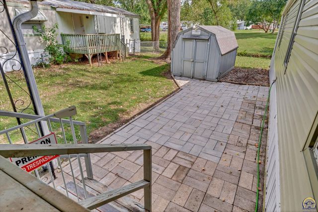 213 SE 47th ST, Topeka, KS 66609