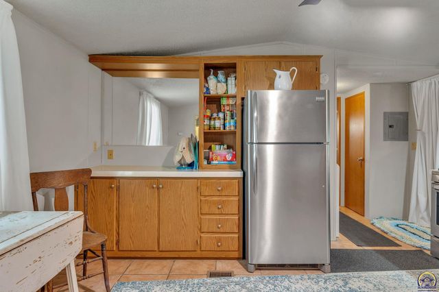 213 SE 47th ST, Topeka, KS 66609