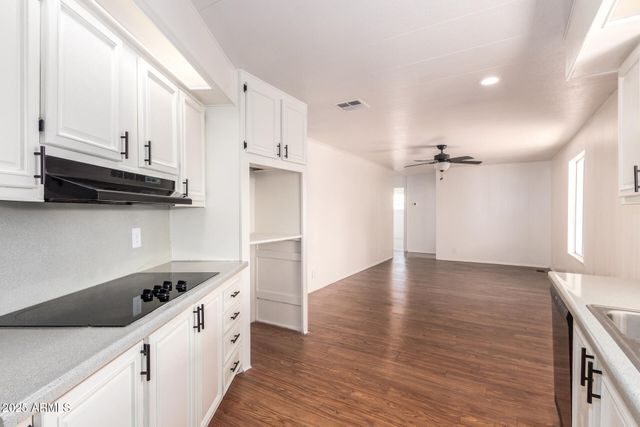 2650 W UNION HILLS Drive 163, Phoenix, AZ 85027