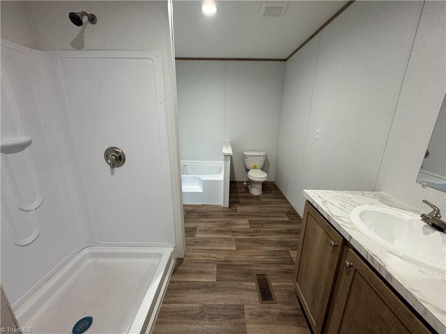 5787 Davis Road, Walkertown, NC 27051