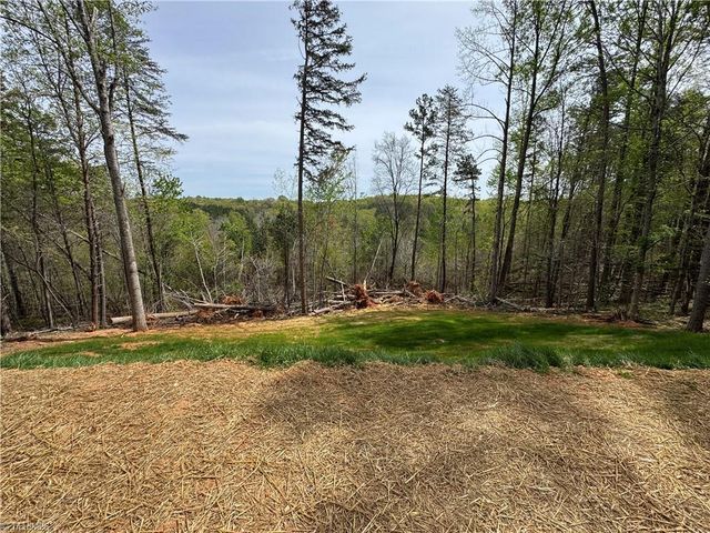 5787 Davis Road, Walkertown, NC 27051