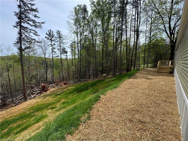 5787 Davis Road, Walkertown, NC 27051