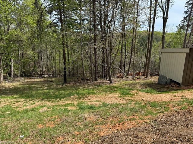 5787 Davis Road, Walkertown, NC 27051