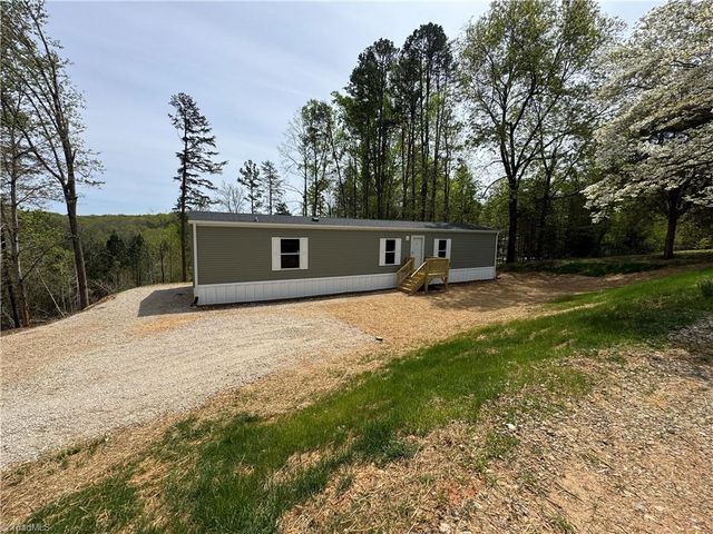 5787 Davis Road, Walkertown, NC 27051