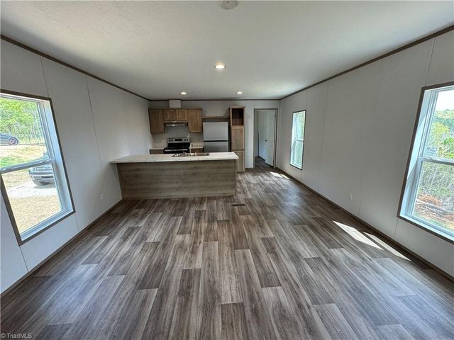 5787 Davis Road, Walkertown, NC 27051