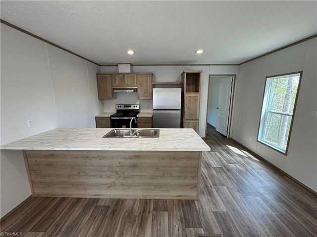 5787 Davis Road, Walkertown, NC 27051