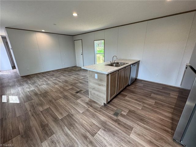 5787 Davis Road, Walkertown, NC 27051