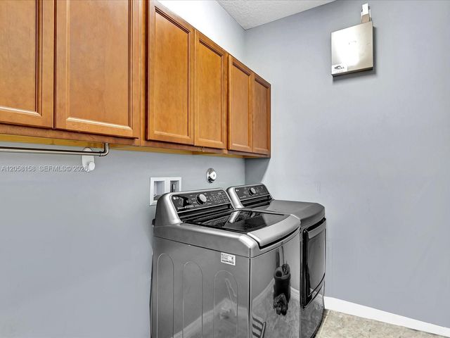6447 Osprey Landing St, Davie, FL 33314