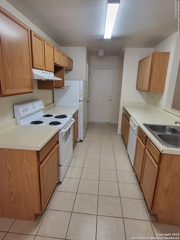 8011 Maverick Climb, San Antonio, TX 78250